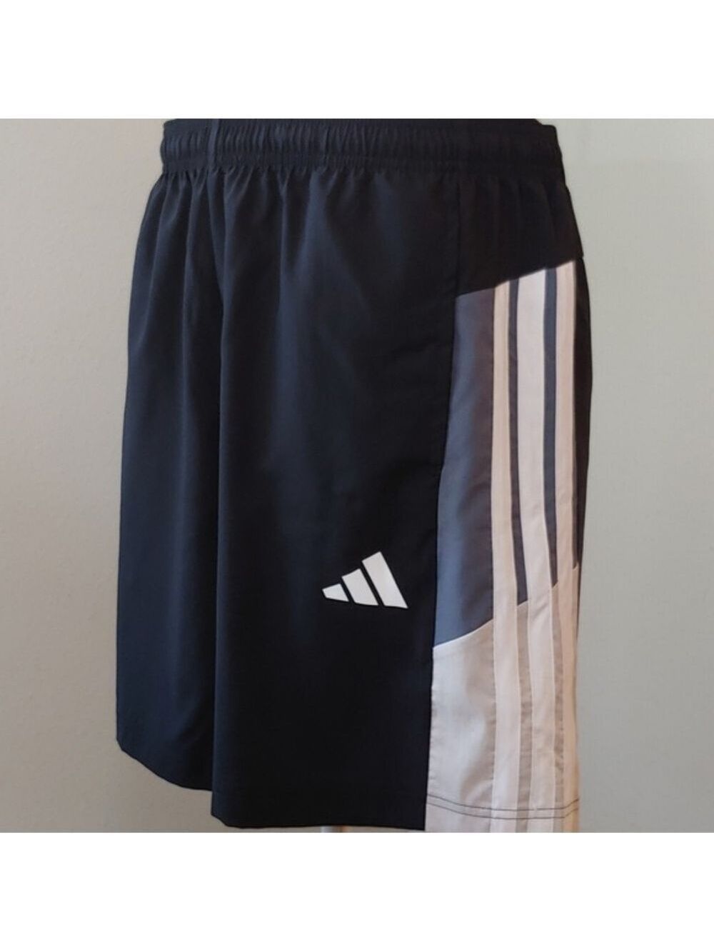 Adidas Men's Training Athletic Shorts Black and White Stripes Size Large NWT - Picture 1 of 16